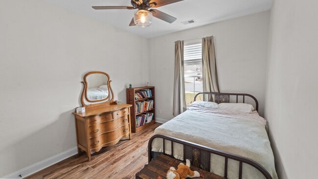 Building Photo - Spacious 6-Bedroom Waterfront Home in Richmond Hill, GA