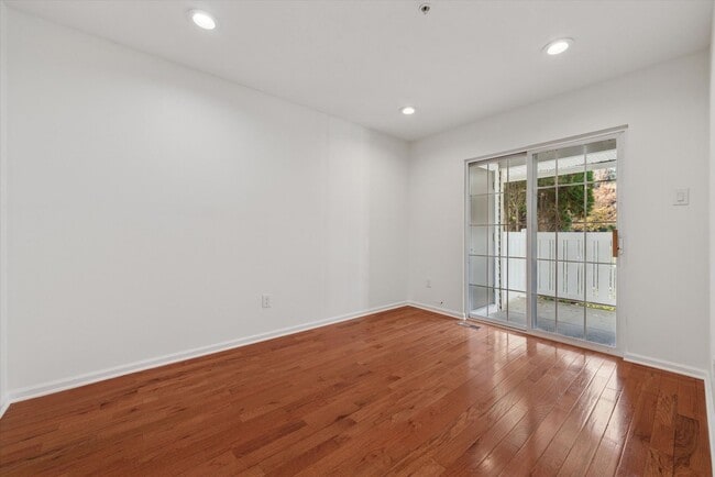 Building Photo - Beautiful 2BR/2.5BA Townhome in Byers Station with Finished Basement & Community Amenities