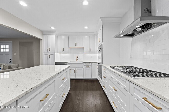 Building Photo - 1112 E Burnett Ave