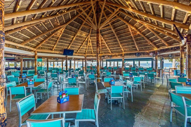 Building Photo - 2 bed 2 bath Turnkey Yearly Rental – Water...