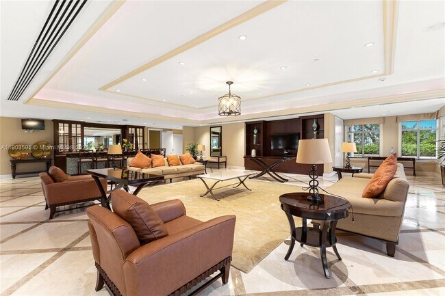 Building Photo - 19900 E Country Club Dr