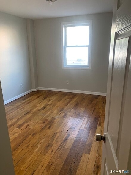 Building Photo - 1410 Stratford Ave