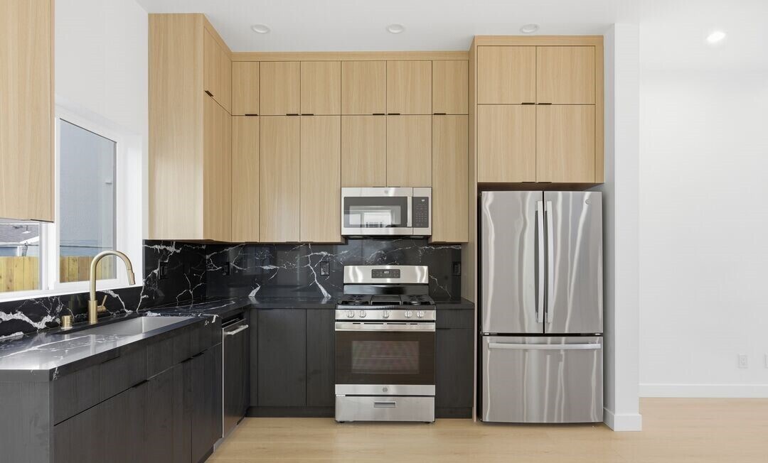 Building Photo - 2835 S Redondo Blvd