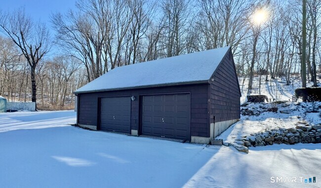 Building Photo - 107 Chestnut St