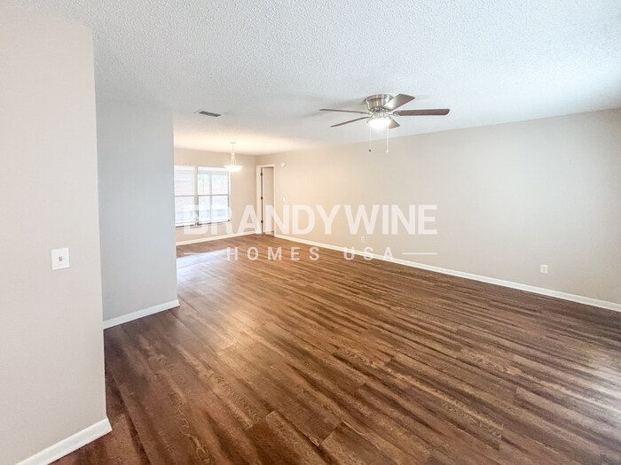 Building Photo - 734 Sandy Creek Dr
