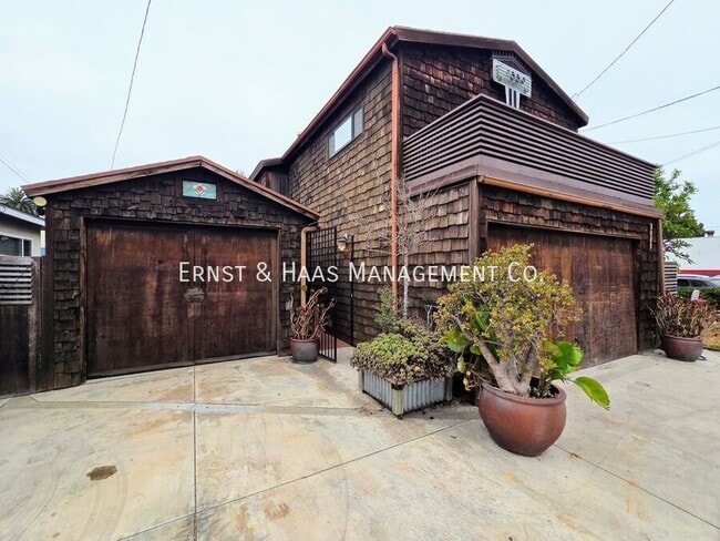 Primary Photo - 1330 Ximeno Ave