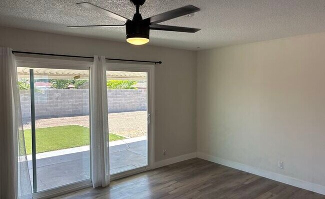 Building Photo - 3813 El Conlon Ave