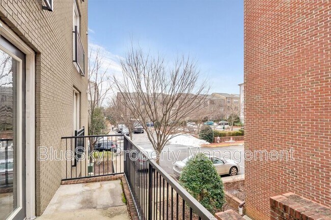 Building Photo - 745 Walker Square