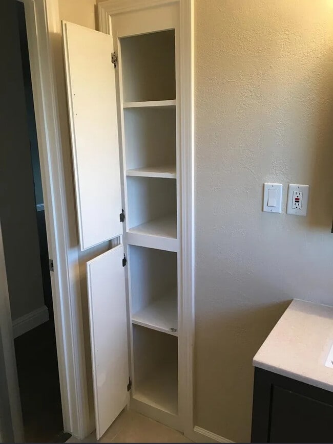 Building Photo - 1444 Highland Blvd