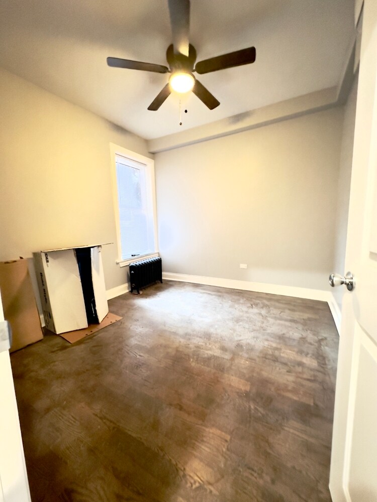 Building Photo - 1251 W Rosemont Ave