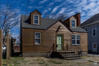 Building Photo - 310 N 9th St