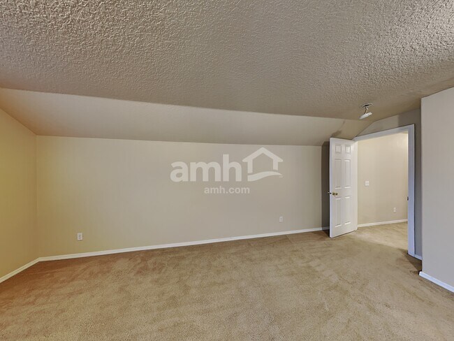 Building Photo - 34607 Rocky Ct