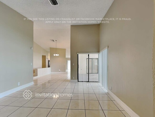 Building Photo - 11520 Whisper Sound Dr