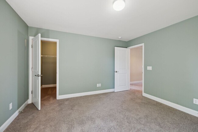Building Photo - Sparkling clean 4 bedroom home in Spring H...
