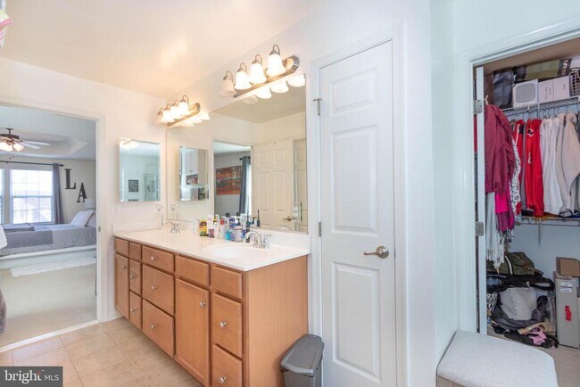 Building Photo - 7629 Hamelin Ln