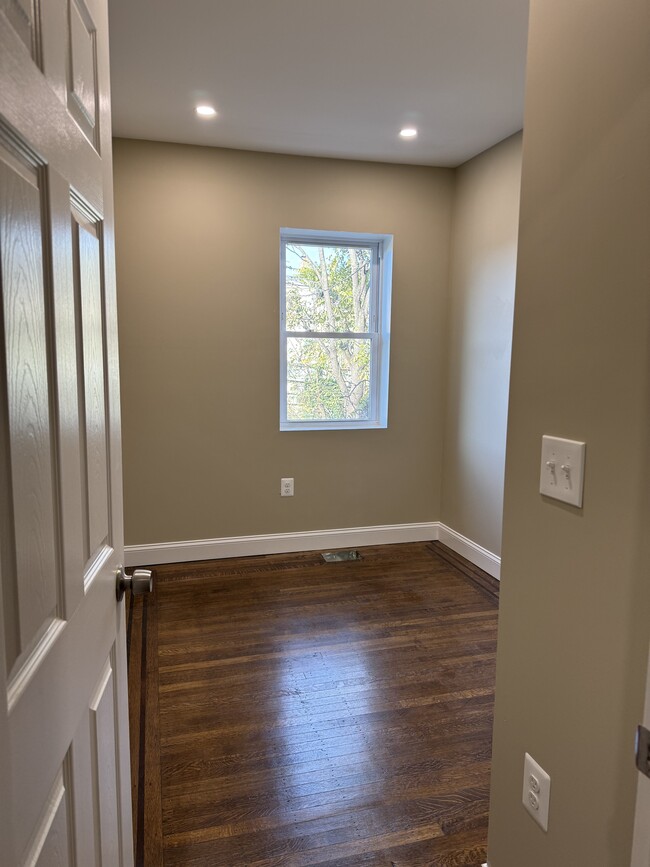 Bedroom 1 - 604 N Augusta Ave