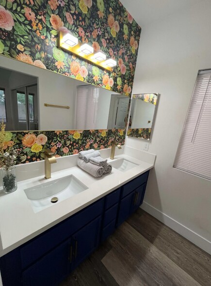 Building Photo - 1705 Park Mesa Ln