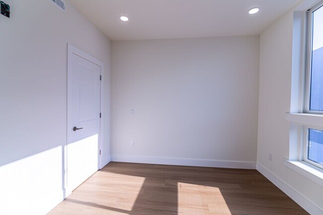 Building Photo - 808 N Preston St