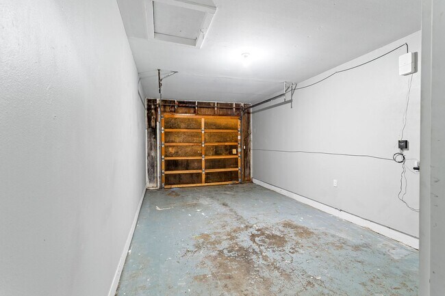 Building Photo - 1365CEDA
