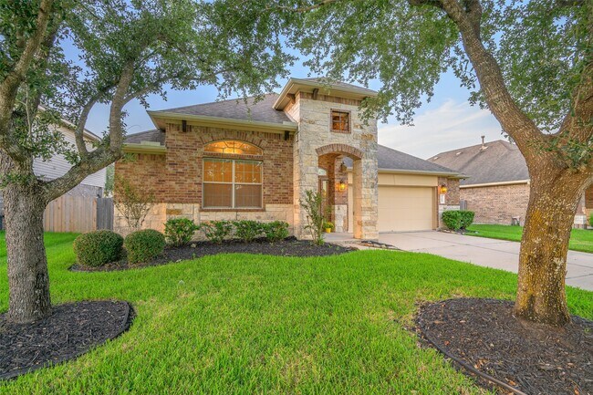Building Photo - 12805 Shady Springs Dr