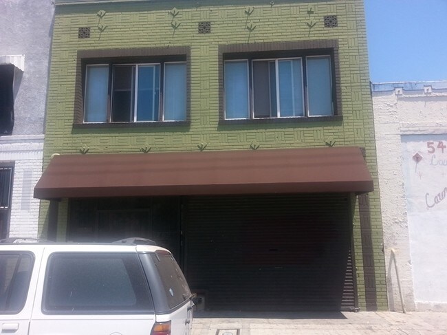 Building Photo - 2409 W 54th St