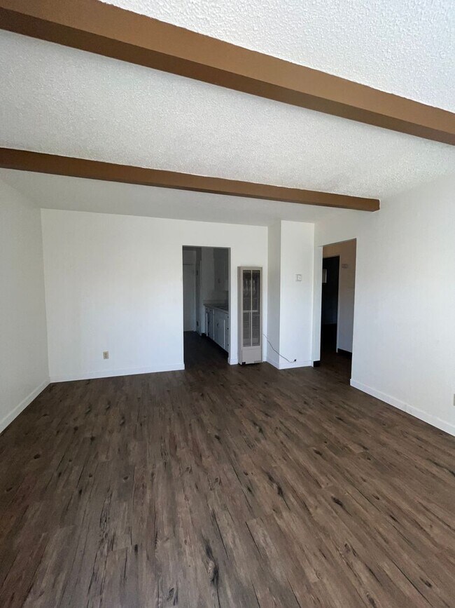 Building Photo - 3236