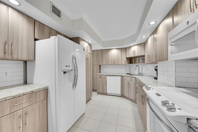 Building Photo - 111 N Pompano Beach Blvd