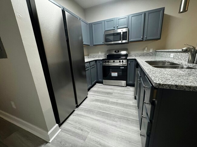 Building Photo - 2408 Escambia Dr