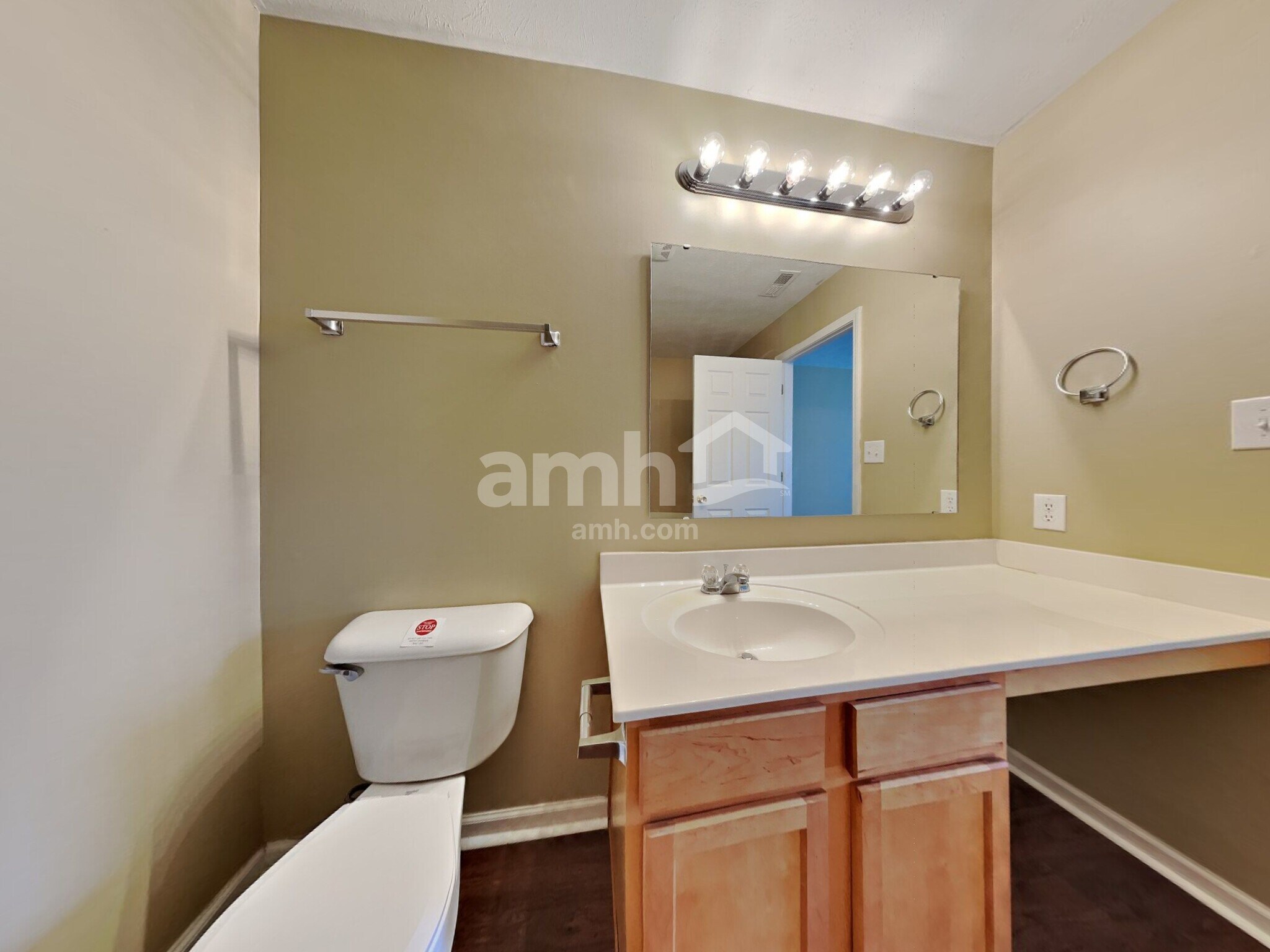 Building Photo - 1349 Oak Lake Ln