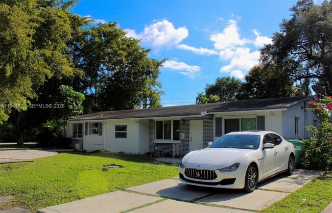 Building Photo - 1396 NE 117th St