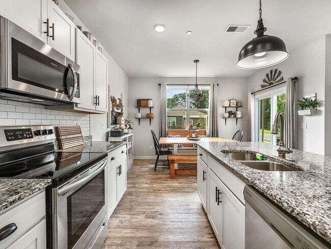 Building Photo - 324 Victory Cir