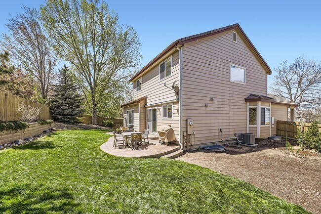 Building Photo - Walkability, Space, and Sunshine: 4Bd Home...