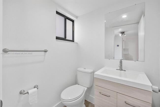 Building Photo - 3809 SW 82nd Ave