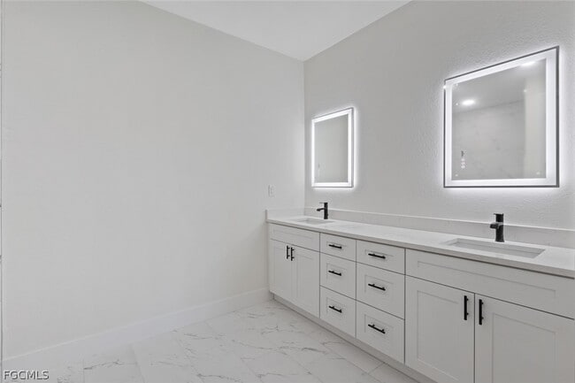 Building Photo - 4306 NW 35th St