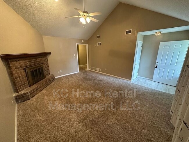 Building Photo - 308 NE Independence Ave