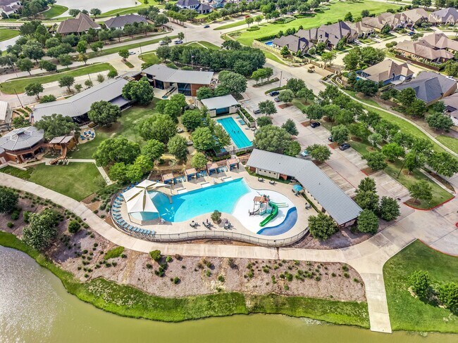 Building Photo - 6326 Wolf Run Dr