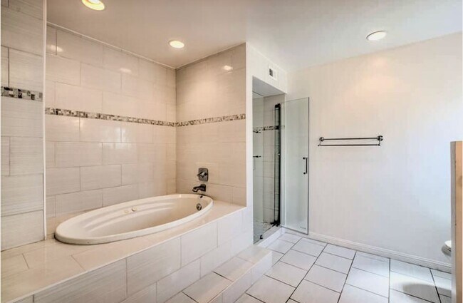 master bath - 4257 Laurel Canyon Blvd