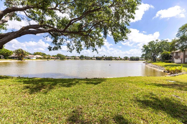 Building Photo - 6750 Lone Oak Blvd