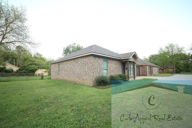 Building Photo - Luxury 2 bed, 1 bath duplex with garage- recent construction!! Washer, dryer and internet, cable ...