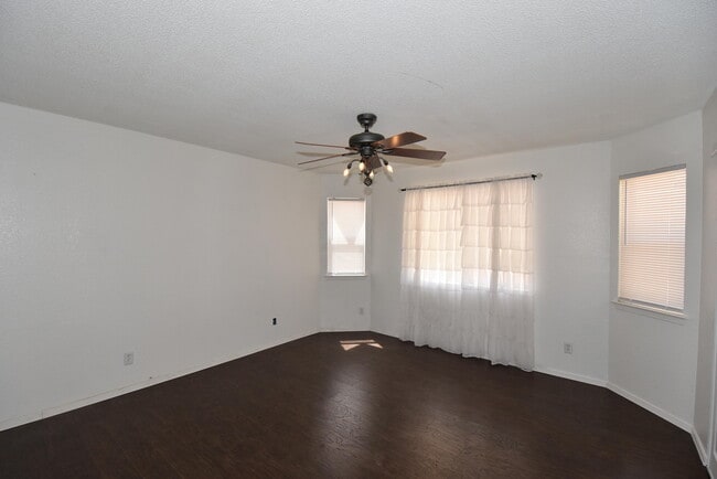 Building Photo - 10893 Alfredo Vasquez Pl