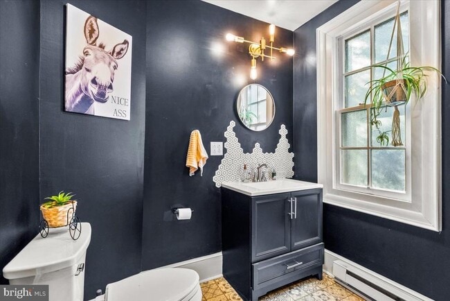 Building Photo - 222 S Raleigh St