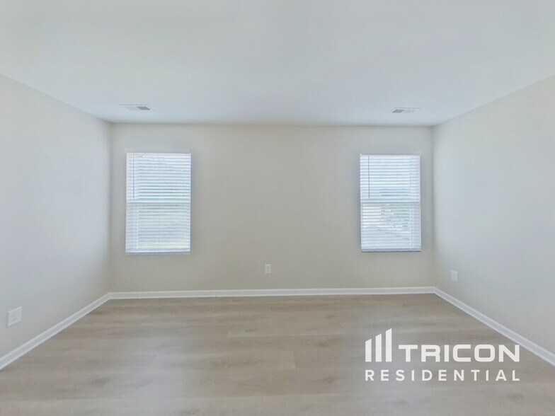 Building Photo - 7502 Spring Spruce Ln