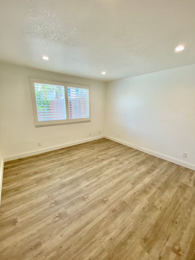 Building Photo - 164 Highland Dr