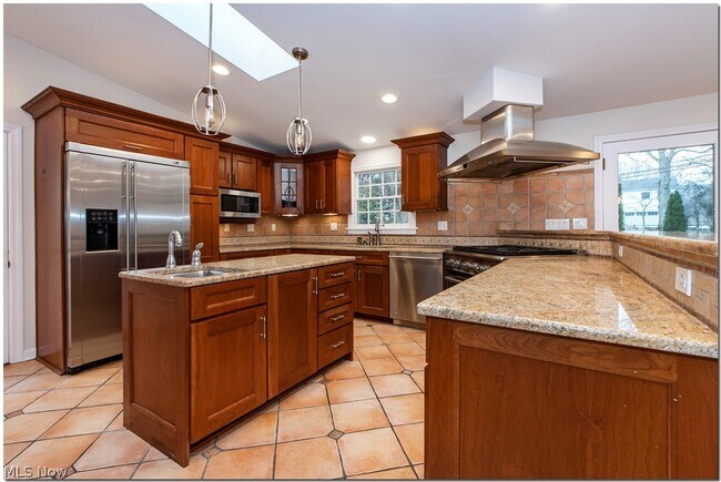 Building Photo - 2685 Rocklyn Rd