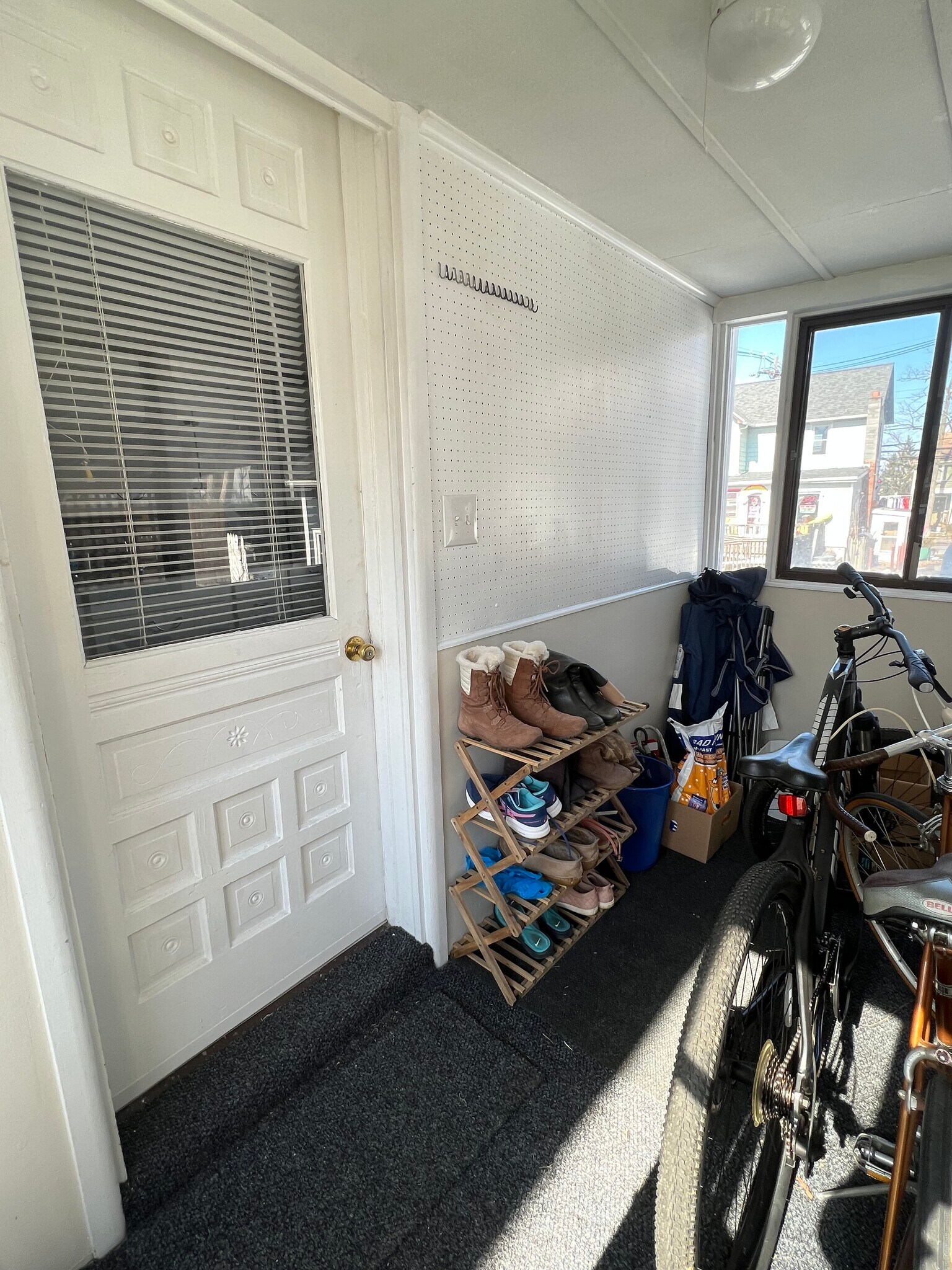 Building Photo - 24 N Chestnut St