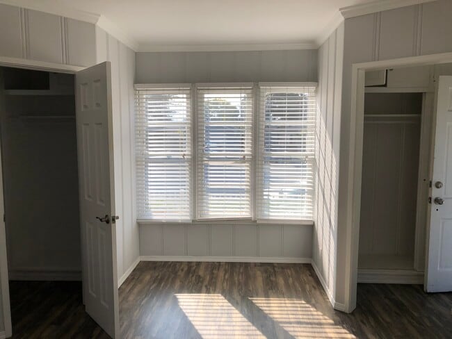 Building Photo - 1815 W Victory Blvd