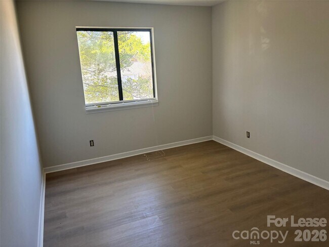 Building Photo - 11029 Harrowfield Rd