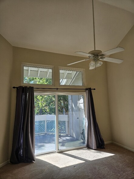 master bedroom - 7532 Seaspring Dr