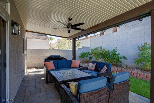 Building Photo - 755 Cam Del Ray