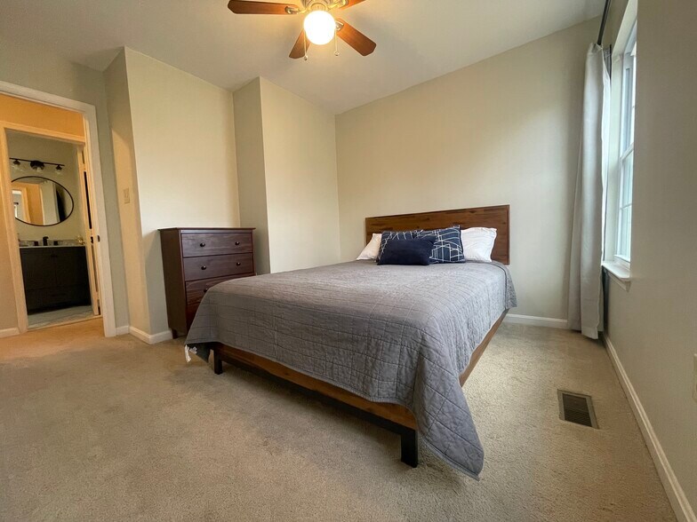 Primary Photo - 6709 Cherryfield Rd